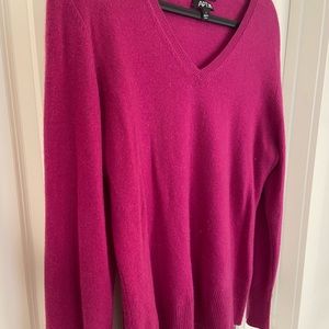 VINTAGE CASHMERE SWEATER 🌺